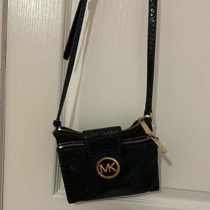 Michael Kors wallet bag